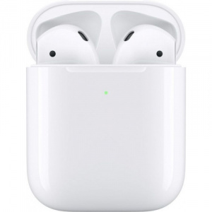 Наушники Apple AirPods в зарядном футляре